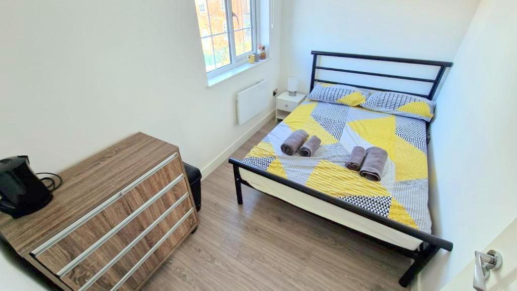 Lilleshall Rooms Mitcham Bagian luar foto